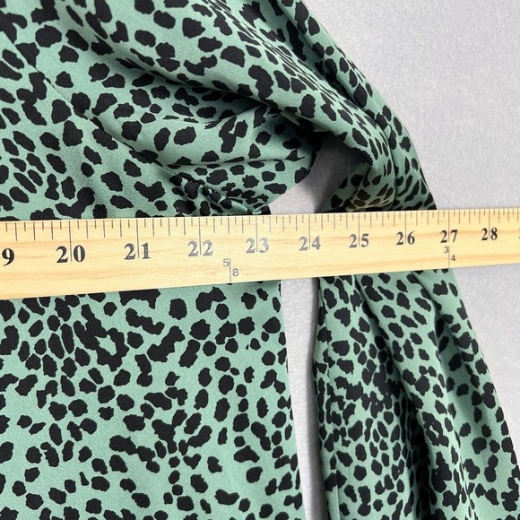 Equipment Slim Signature Button Up Shirt Top Size Large Green Animal Print - Picture 7 of 11